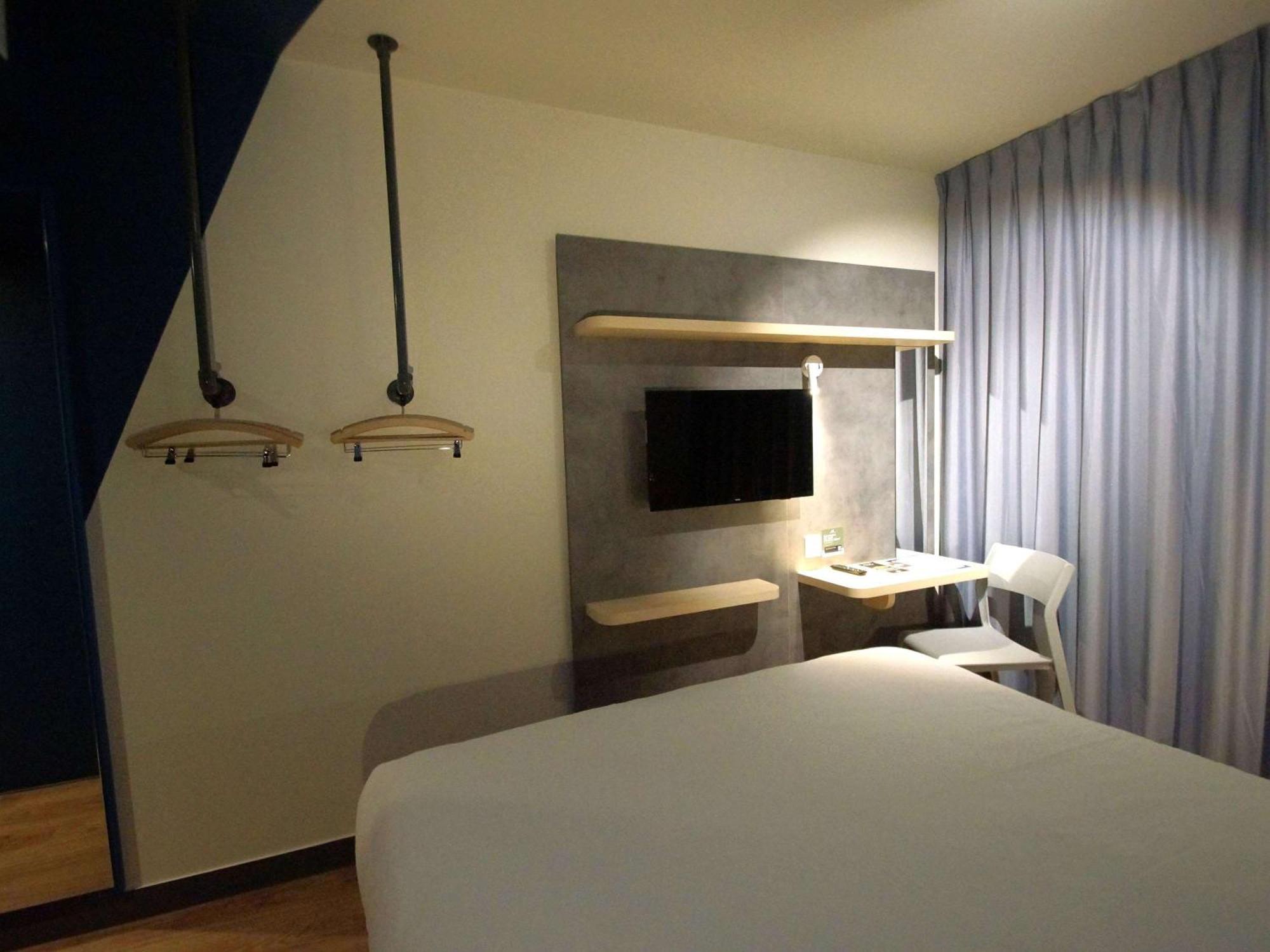 Ibis Budget Loudeac Velodrome エクステリア 写真
